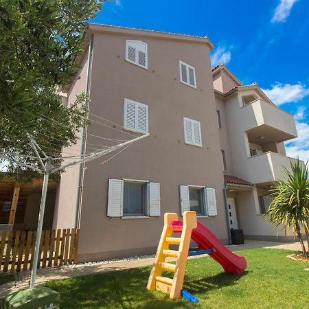 Apartmani Gnjidic Srima Luaran gambar
