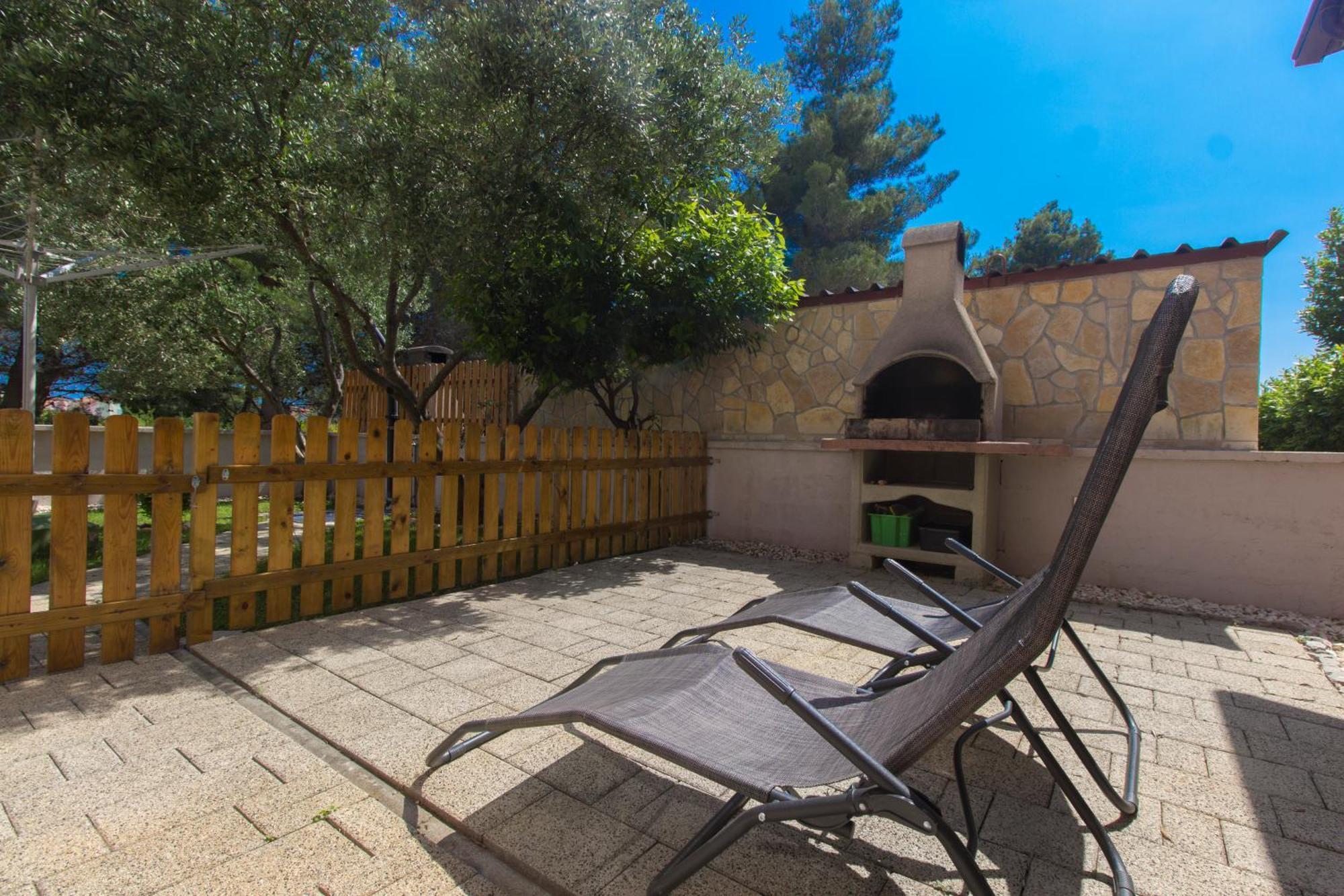 Apartmani Gnjidic Srima Luaran gambar