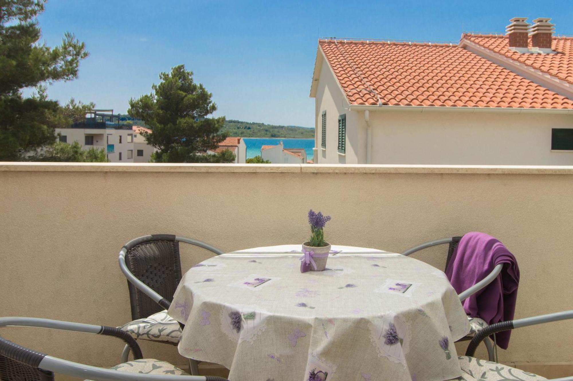 Apartmani Gnjidic Srima Luaran gambar
