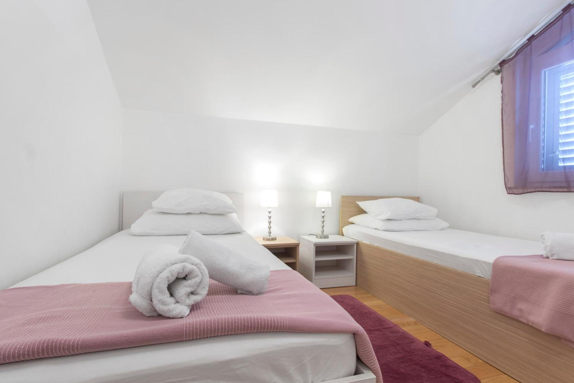 Apartmani Gnjidic Srima Luaran gambar