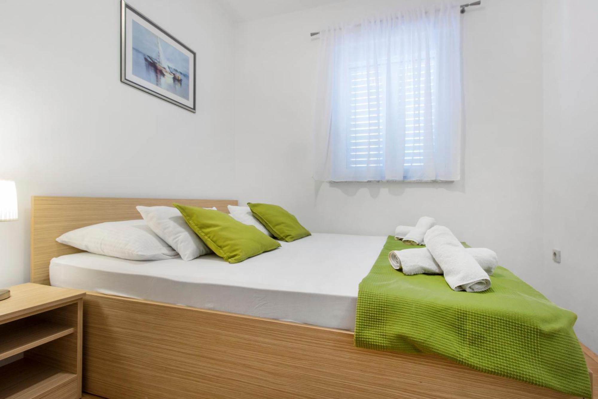 Apartmani Gnjidic Srima Luaran gambar