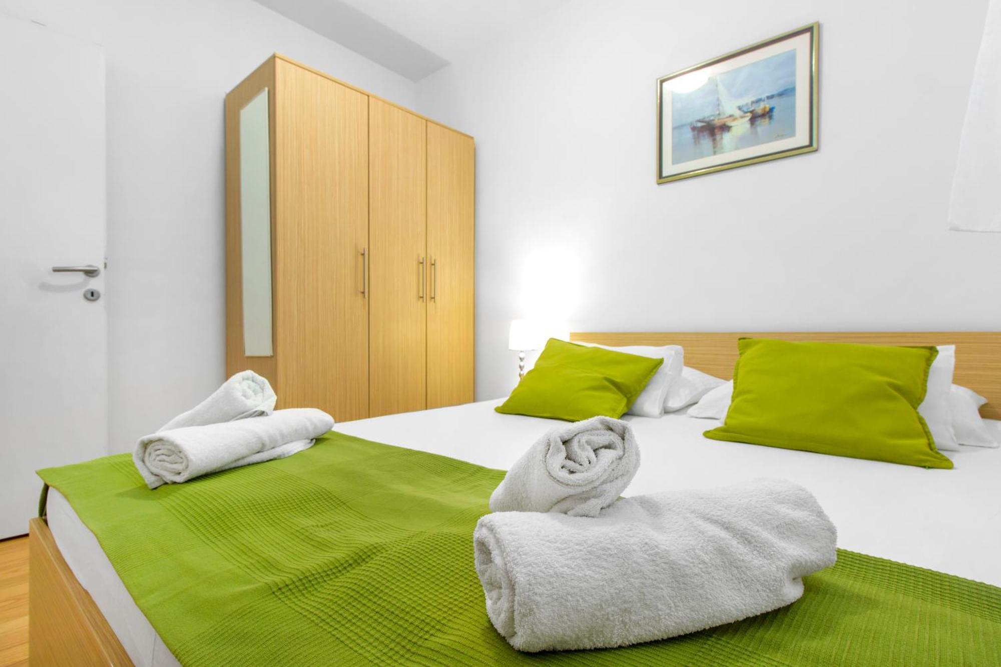 Apartmani Gnjidic Srima Luaran gambar