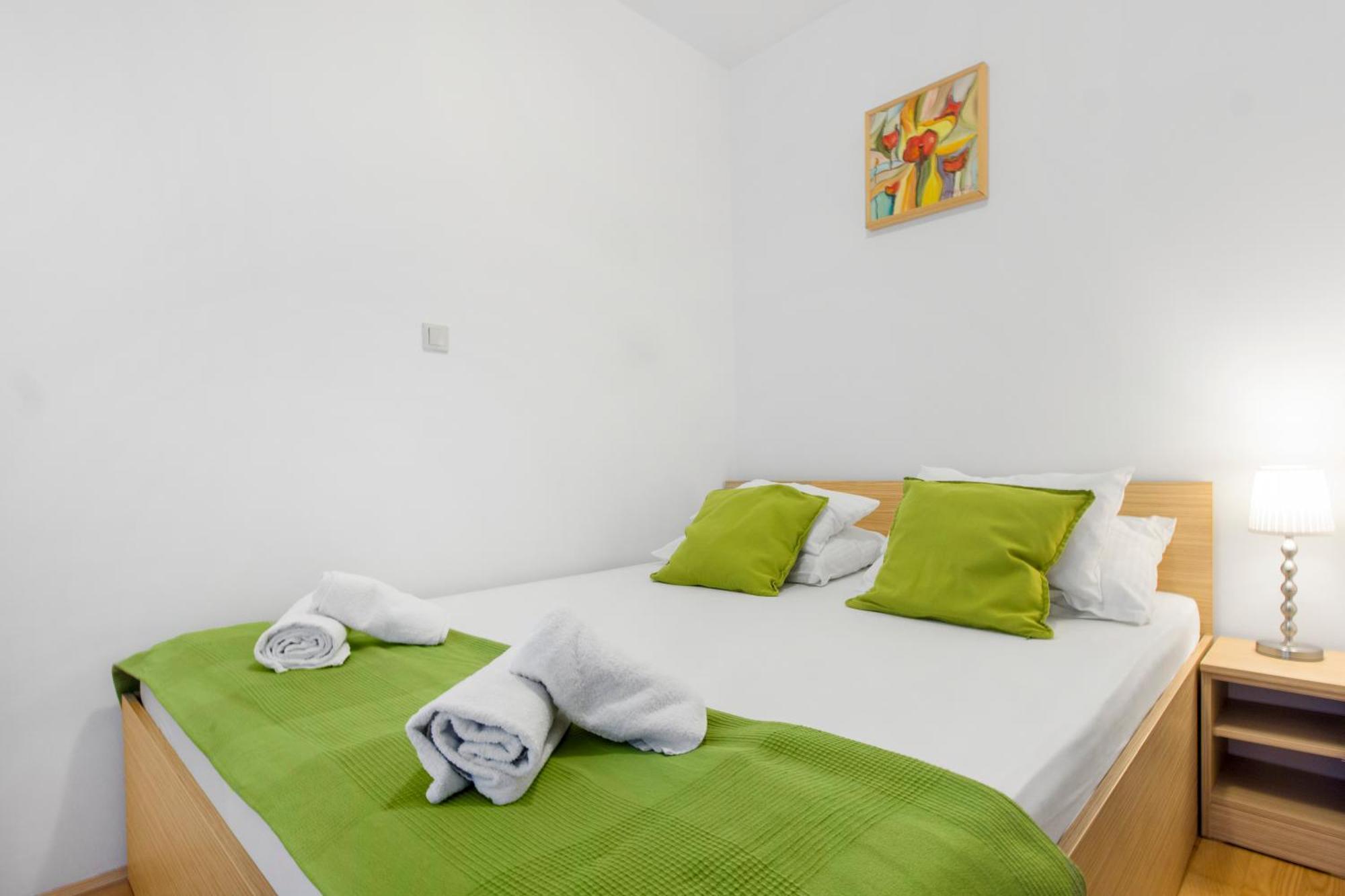 Apartmani Gnjidic Srima Luaran gambar