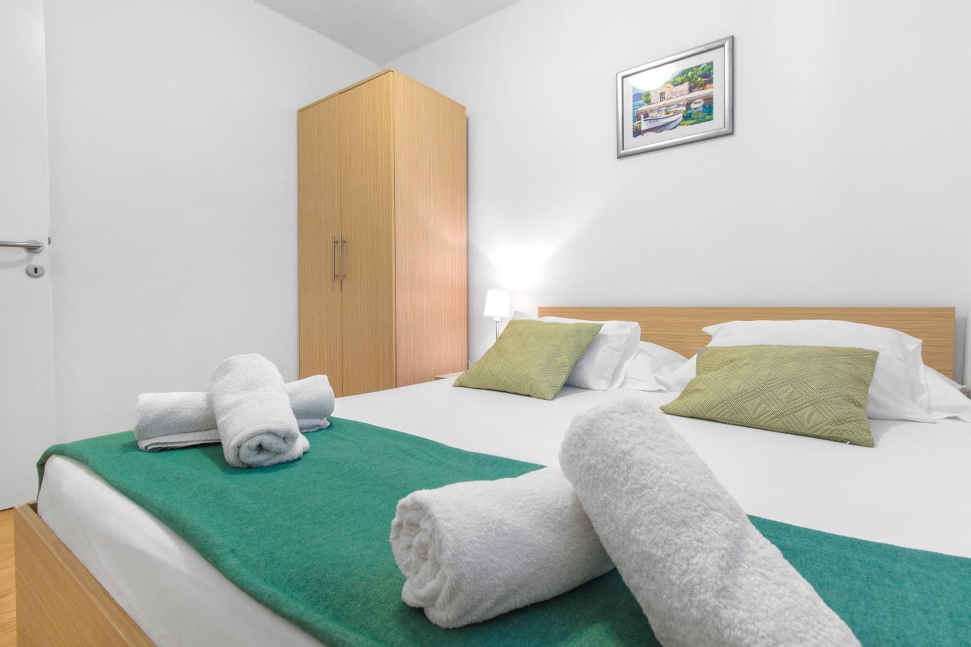Apartmani Gnjidic Srima Luaran gambar