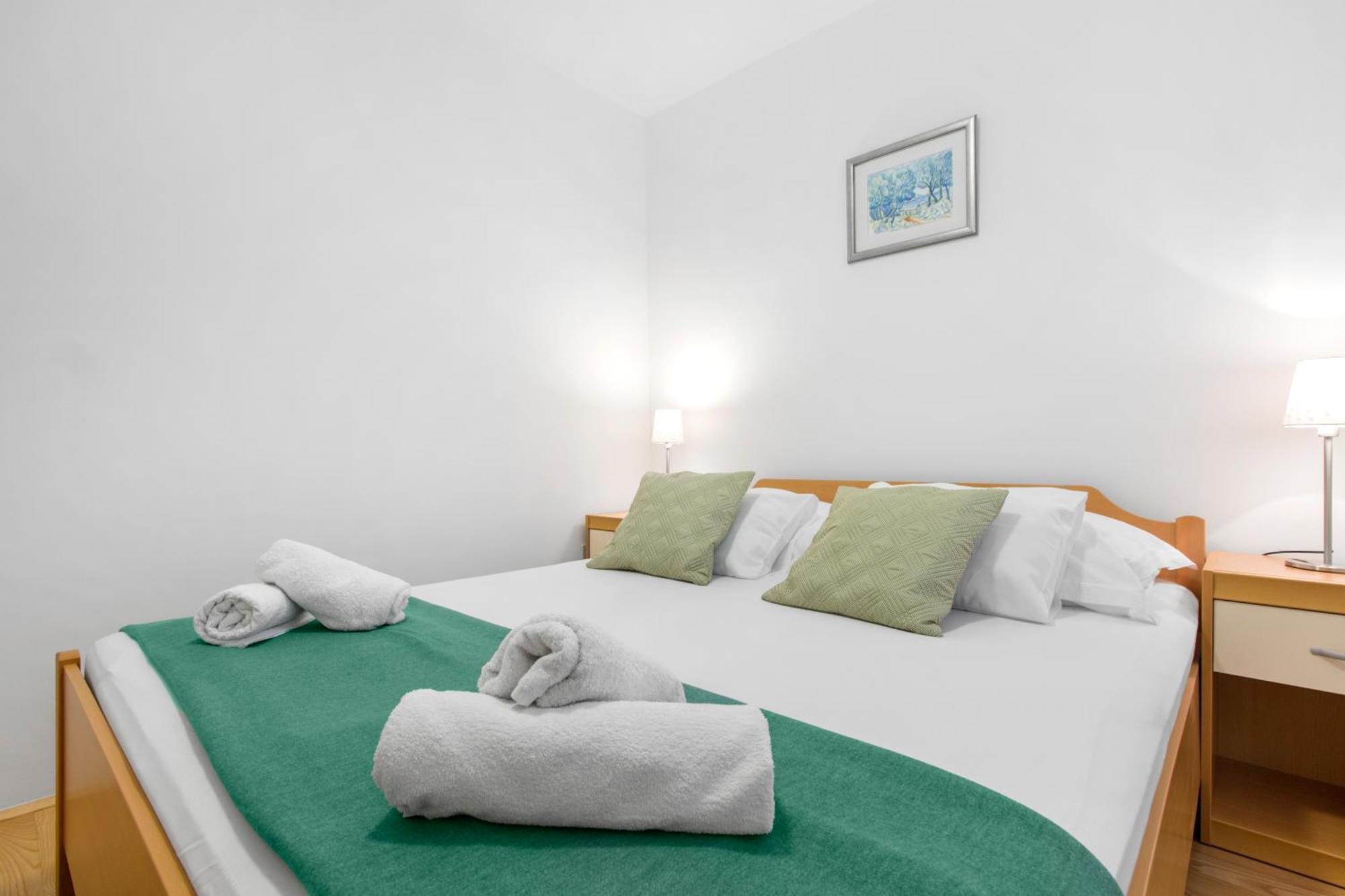 Apartmani Gnjidic Srima Luaran gambar