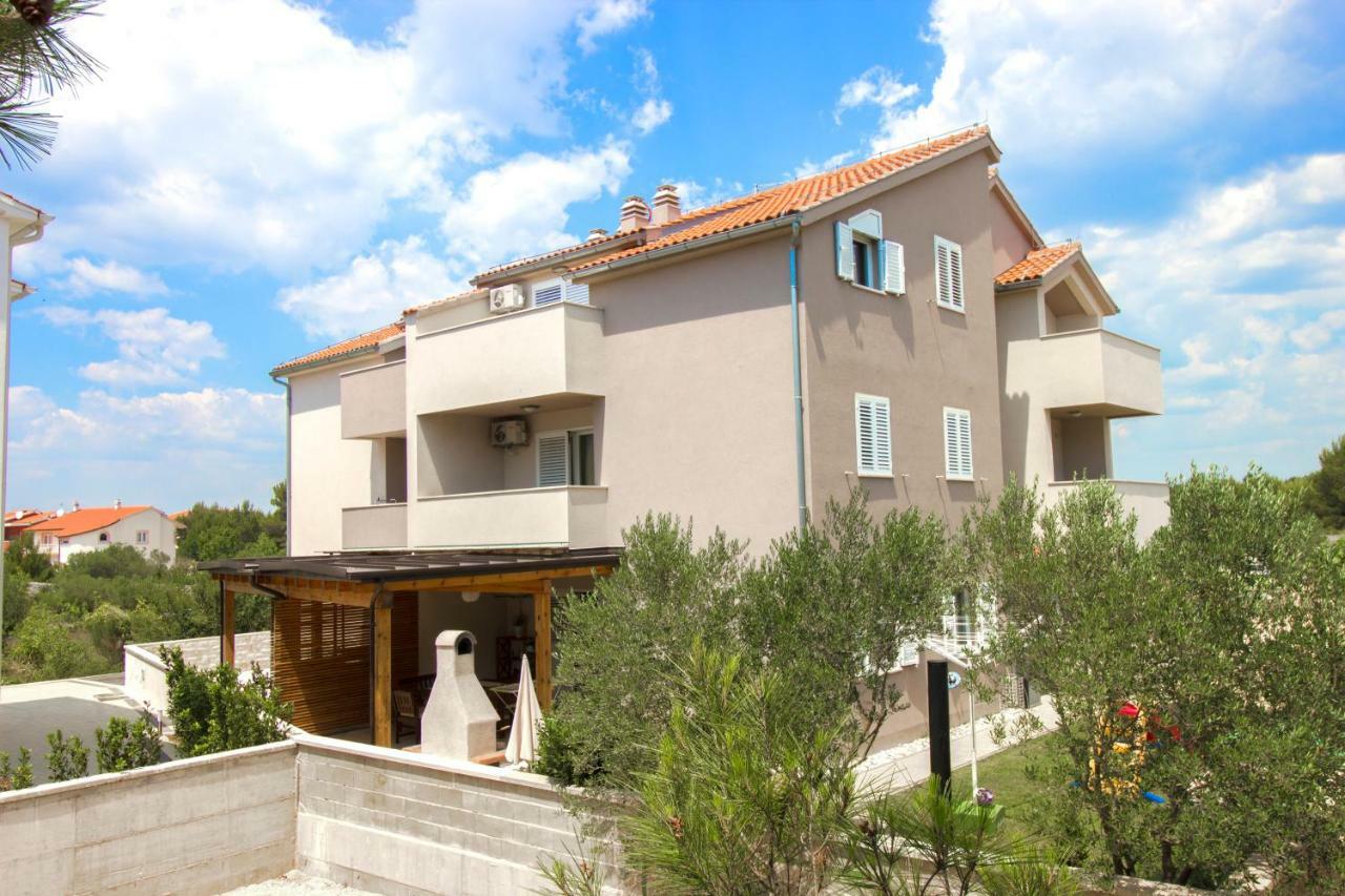 Apartmani Gnjidic Srima Luaran gambar