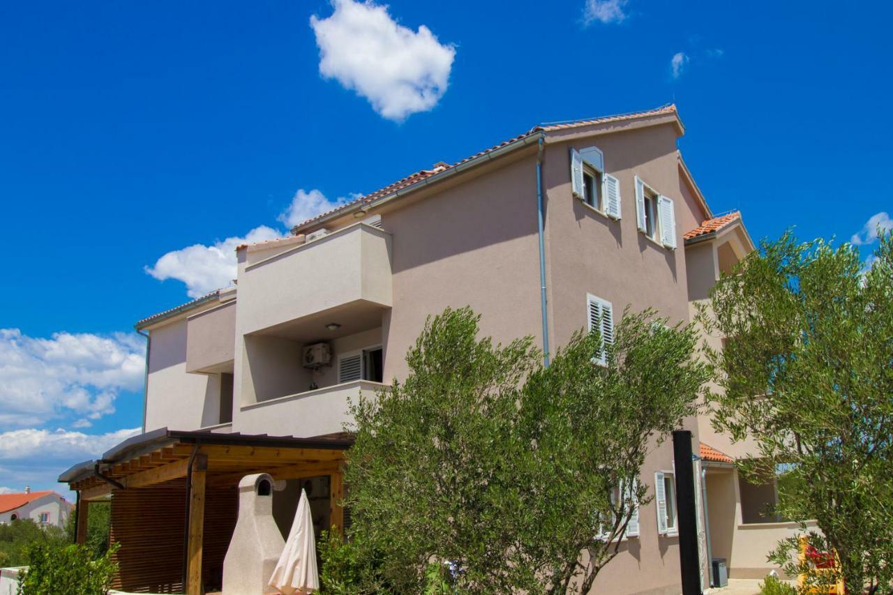 Apartmani Gnjidic Srima Luaran gambar