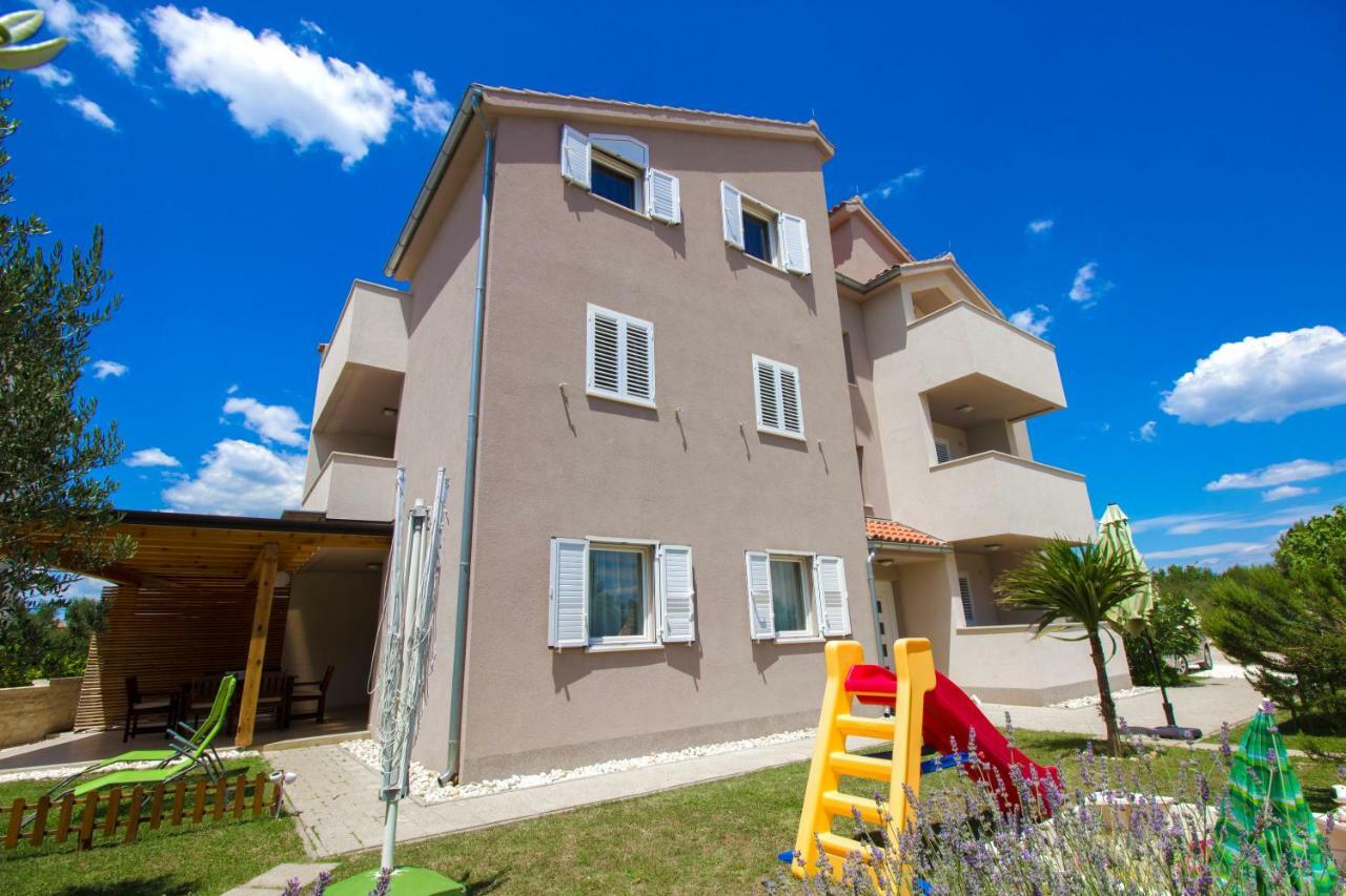 Apartmani Gnjidic Srima Luaran gambar