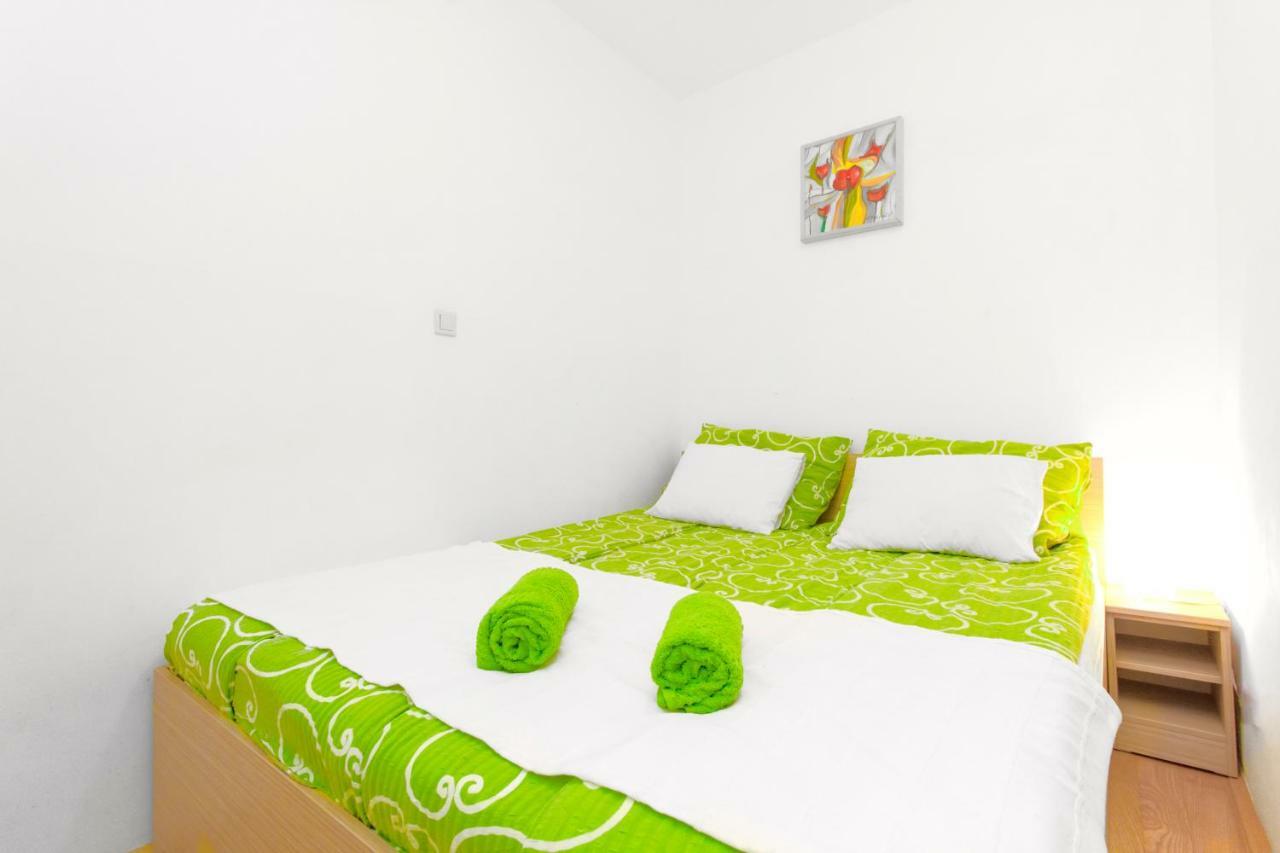 Apartmani Gnjidic Srima Luaran gambar