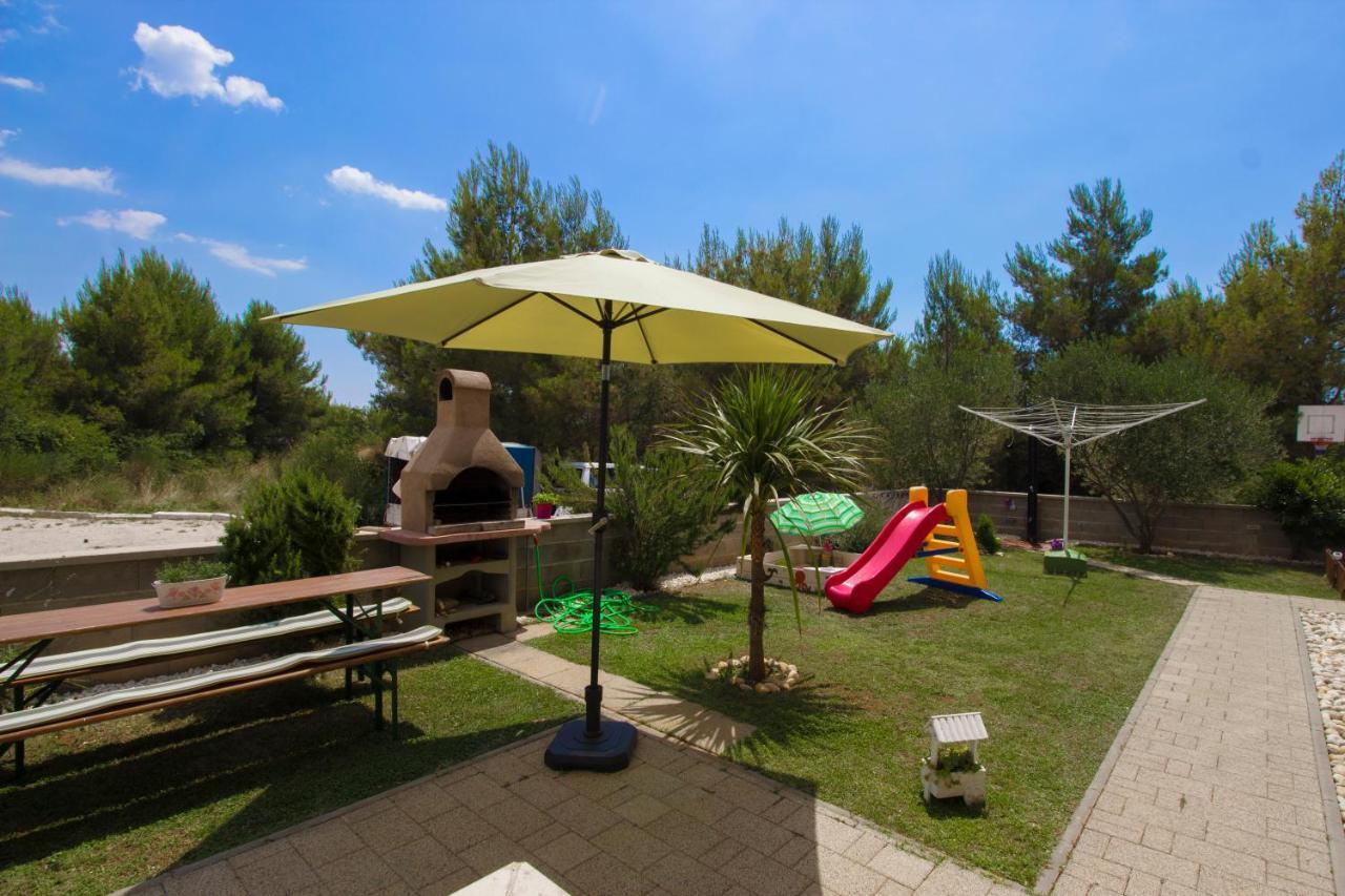 Apartmani Gnjidic Srima Luaran gambar